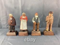 Lot de 4 voitures en bois sculptées et peintes à la main de l'art populaire québécois de Gerald Pat Hannah des années 1930