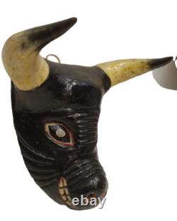 MASQUE DE TAUREAU EN BOIS SCULPTÉ À LA MAIN ET PEINT AVEC VRAIS CORNES