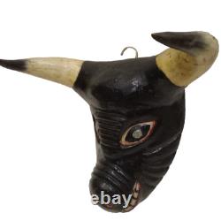 MASQUE DE TAUREAU EN BOIS SCULPTÉ À LA MAIN ET PEINT AVEC VRAIS CORNES