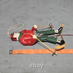 Marionnette de skieur sculptée à la main en art populaire, figure ornementale de ski de montagne