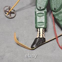 Marionnette de skieur sculptée à la main en art populaire, figure ornementale de ski de montagne