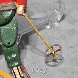 Marionnette de skieur sculptée à la main en art populaire, figure ornementale de ski de montagne