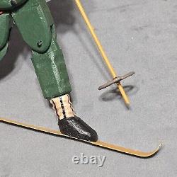 Marionnette de skieur sculptée à la main en art populaire, figure ornementale de ski de montagne