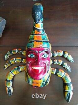 Masque De Scorpion Sculpté À La Main Mexicain En Bois Sculpté Figure Vintage Art Populaire