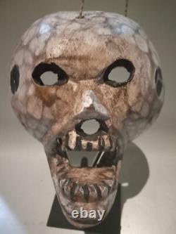 Masque de crâne = Sculpté à la main = Art populaire guatémaltèque