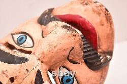Masque de danse en bois sculpté représentant un homme barbu de l'art populaire mexicain de Guerrero