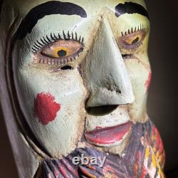 Masque de danse folklorique en bois sculpté maqué laqué du Guerrero mexicain vintage 20