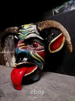 Masque de démon diable diablo en bois sculpté avec des cornes rares enroulées, art populaire