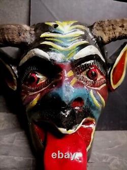 Masque de démon diable diablo en bois sculpté avec des cornes rares enroulées, art populaire