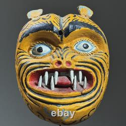 Masque de tigre polychrome en bois sculpté à la main de l'Oaxaca