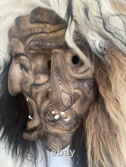 Masque en bois Tschaggatta suisse vintage, sculpté à la main, art populaire alpin du Lötschental