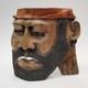 Masque En Bois Sculpté D'art Populaire Rustique, Homme Barbu, Yeux Creux, Décoration Des Arrière-pays.