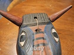 Masque folklorique en bois sculpté à la main Torito vintage, art populaire, carnaval mexicain guatémaltèque