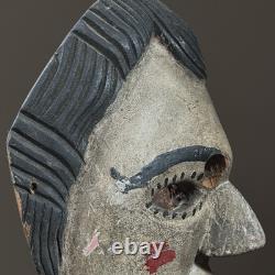 Masque guatémaltèque en bois sculpté à la main et polychrome d'art populaire antique