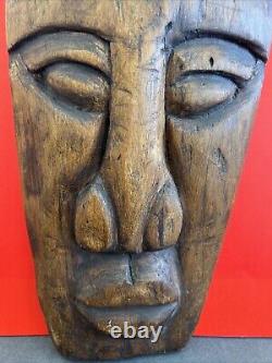 Masque vintage en bois sculpté à la main de Sainte-Lucie, signé, œuvre d'art populaire unique, 14,5 pouces
