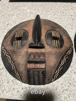 Masques en bois vintage sculptés et peints à la main, ensemble de 3, art populaire africain