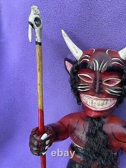 Mexicain Folk Art Fantastique Bois Sculpté Diable Homme Avec Le Personnel À Tête D'oiseau