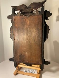 Miroir en noyer sculpté à la main en art populaire, noix, feuilles et aigle, fin du 19e siècle/début du 20e siècle