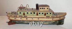 Modèle de bateau remorqueur en bois sculpté à la main, art populaire antique rare