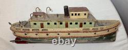 Modèle de bateau remorqueur en bois sculpté à la main, art populaire antique rare
