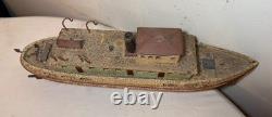 Modèle de bateau remorqueur en bois sculpté à la main, art populaire antique rare