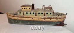 Modèle de bateau remorqueur en bois sculpté à la main, art populaire antique rare