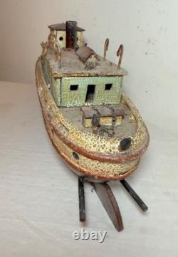 Modèle de bateau remorqueur en bois sculpté à la main, art populaire antique rare