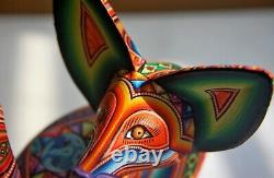 Oaxacan Wood Carvings Lovely Dog Ladybugs Et Autres Décorations Couleurs Vibrantes