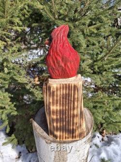 Oiseau en bois sculpté à la tronçonneuse en rouge cardinal - Art de décoration rustique pour la maison