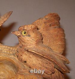 Old Vtg 19e C Folk Art Figurines D'oiseaux Sculptés En Bois Avec Des Oiseaux Nest Match Holder