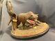 Ours Kodiak En Bois Sculpté Et Peint, Art Populaire Vintage, Saumon Signé Et Daté.
