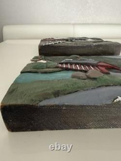 Paire de plaques en bois sculptées à la main en art populaire 3D peintes représentant un barn et un pont couvert de ferme.
