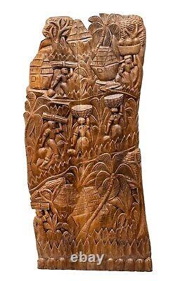 Panneau en bois sculpté d'art populaire haïtien vintage, Récolte, Initialé F. P