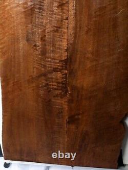 Panneau en bois sculpté d'art populaire haïtien vintage, Récolte, Initialé F. P