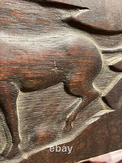 Panneau en bois sculpté d'art tramp folk antique : Ne pas donner de coup de pied à l'âne.