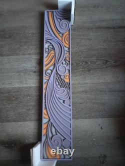 Panneau mural en bois sculpté à la main de scène d'homme et de femme en art folklorique vintage