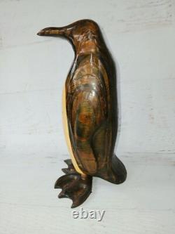 Pinguin en bois lamellé sculpté vintage original MCM art populaire du milieu du siècle