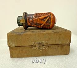 Pipe en mèche ancienne, scène de folk art sculptée à la main, couvercle en cuivre - Avec boîte