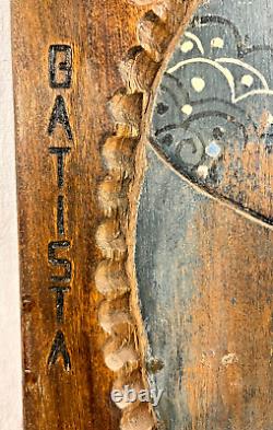 Plaque en bois sculptée de Saint François, art populaire brésilien vintage, signée Batista, milieu des années 1900