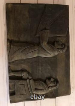 Plaque en relief en bois sculpté d'art populaire ancien, enseignant et étudiant, primitif