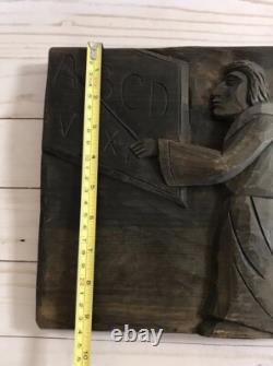 Plaque en relief en bois sculpté d'art populaire ancien, enseignant et étudiant, primitif