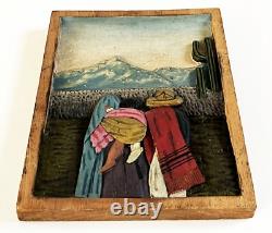 Plaque murale en bois en relief sculpté de famille campesino, art populaire mexicain des années 1930-1940.