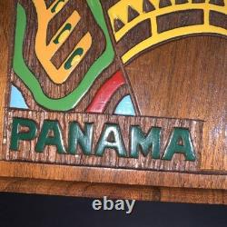 Plaque murale en bois sculpté et peint à la main représentant une femme, art populaire, souvenir décoratif du Panama