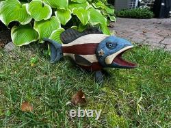 Poisson en bois peint folklorique patriote vintage par Robert Allen Francis