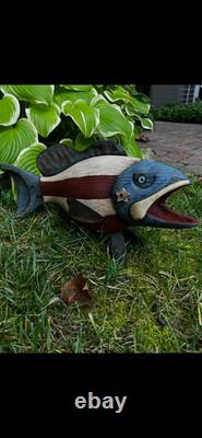 Poisson en bois peint folklorique patriote vintage par Robert Allen Francis