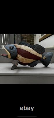 Poisson en bois peint folklorique patriote vintage par Robert Allen Francis