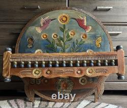 Porte-cuillère mural en bois sculpté vintage d'art populaire mexicain avec fleurs et oiseaux