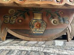 Porte-cuillère mural en bois sculpté vintage d'art populaire mexicain avec fleurs et oiseaux