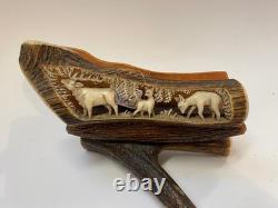 Porte-lettres en bois sculpté de chevreuil avec scène de chasse en art populaire