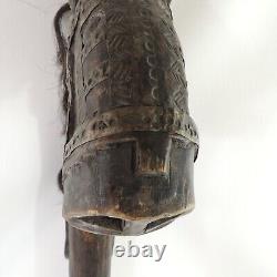 Poupée festive en bois sculpté de cheval à bascule d'art populaire africain du Mali
